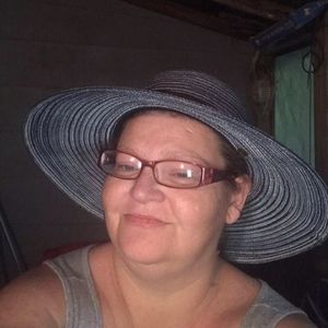 Meet your Posher, Cassandra